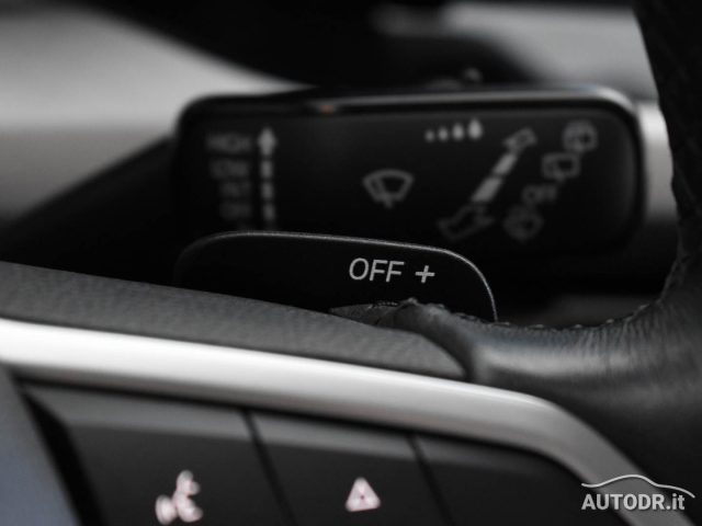 VOLKSWAGEN Golf usata, con Volante multifunzione