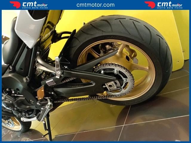 YAMAHA FZ8 usata 12
