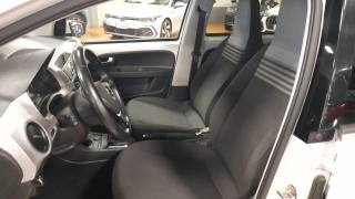 VOLKSWAGEN e-up! usata, con Autoradio digitale