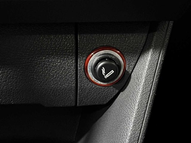 VOLKSWAGEN Touran usata 23