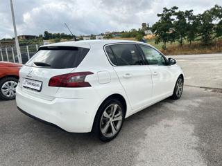 PEUGEOT 308 usata, con Airbag