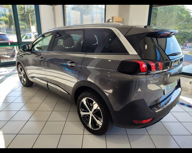 PEUGEOT 5008 usata, con Cruise Control