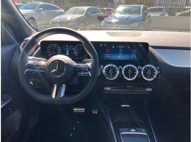 MERCEDES-BENZ GLA 200 usata, con Controllo automatico clima