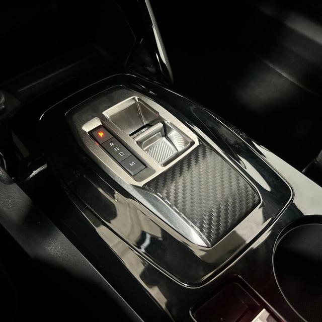 PEUGEOT 2008 usata, con Leve al volante