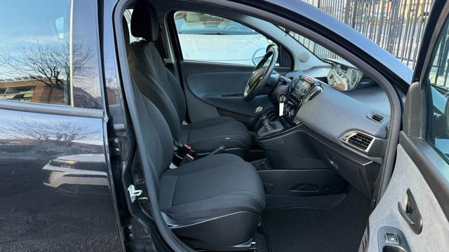 LANCIA Ypsilon usata, con USB