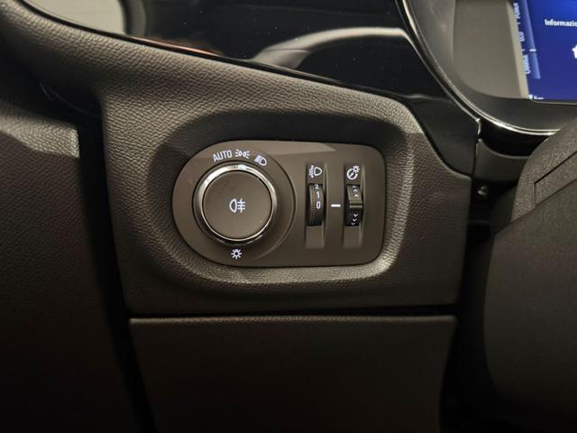 OPEL Corsa usata, con Touch screen