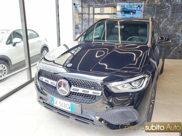 MERCEDES-BENZ GLA 180 usata, con Airbag