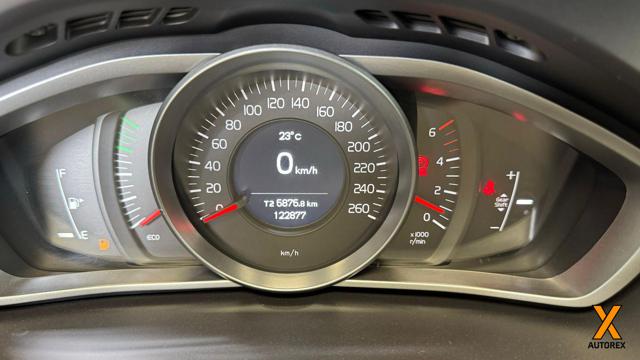 VOLVO V40 Cross Country usata, con Climatizzatore