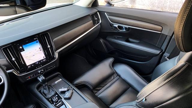 VOLVO V90 Cross Country usata, con Park Distance Control