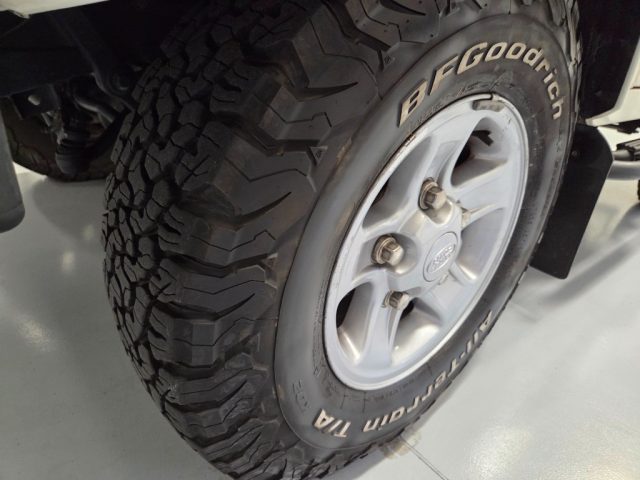 LAND ROVER Defender usata 16