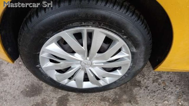 PEUGEOT 208 usata, con USB