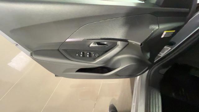 PEUGEOT 2008 usata, con Sistema di navigazione
