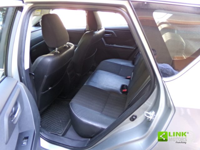 TOYOTA Auris usata, con Airbag laterali