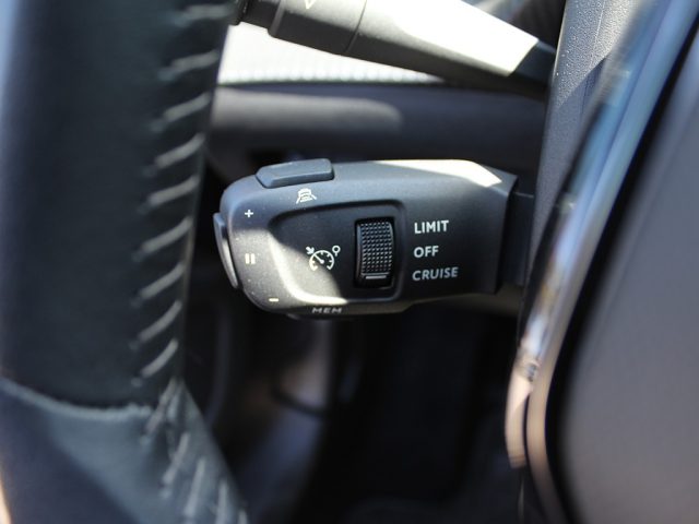 PEUGEOT 2008 usata, con Sensore di pioggia