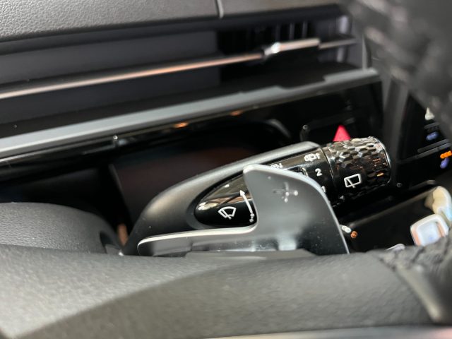 HYUNDAI Staria usata, con Autoradio digitale