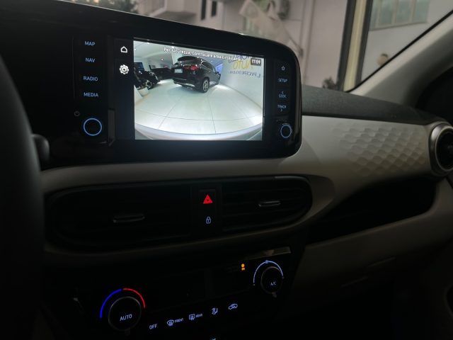 HYUNDAI i10 usata, con Specchietti laterali elettrici