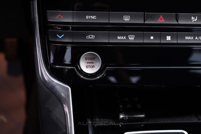 JAGUAR XE usata, con Controllo elettronico della corsia