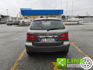 MERCEDES-BENZ B 180 usata, con Alzacristalli elettrici