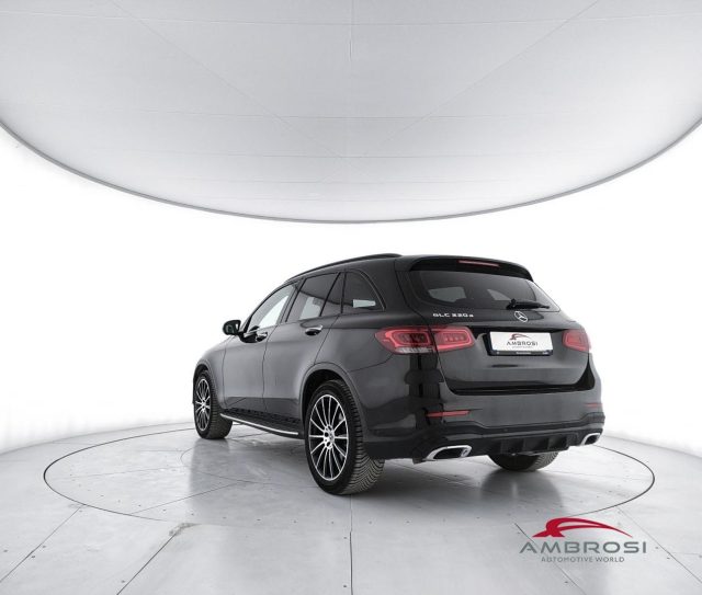 MERCEDES-BENZ GLC 220 usata 3