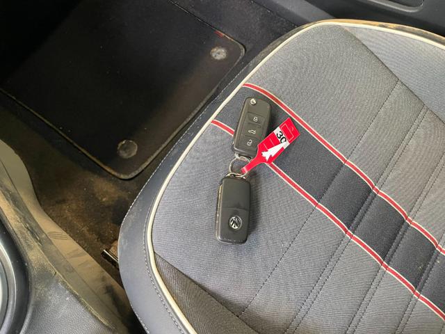 VOLKSWAGEN Maggiolino usata, con USB