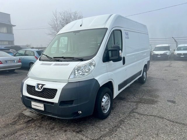 PEUGEOT Boxer usata, con Airbag