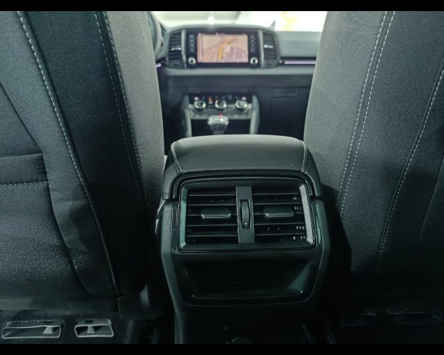 SKODA Karoq usata, con Autoradio digitale