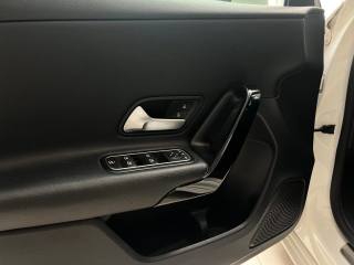 MERCEDES-BENZ A 180 usata, con Autoradio digitale