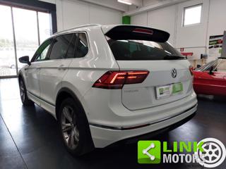 VOLKSWAGEN Tiguan usata, con Autoradio