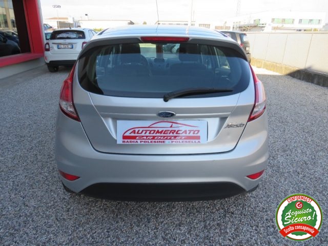 FORD Fiesta usata, con Autoradio