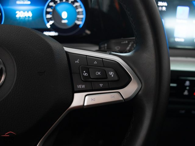 VOLKSWAGEN Golf usata, con Airbag testa