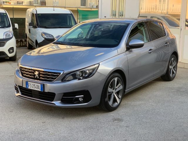 PEUGEOT 308 usata, con Sensori di parcheggio posteriori