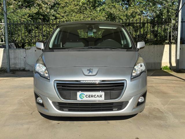 PEUGEOT 5008 usata, con Airbag