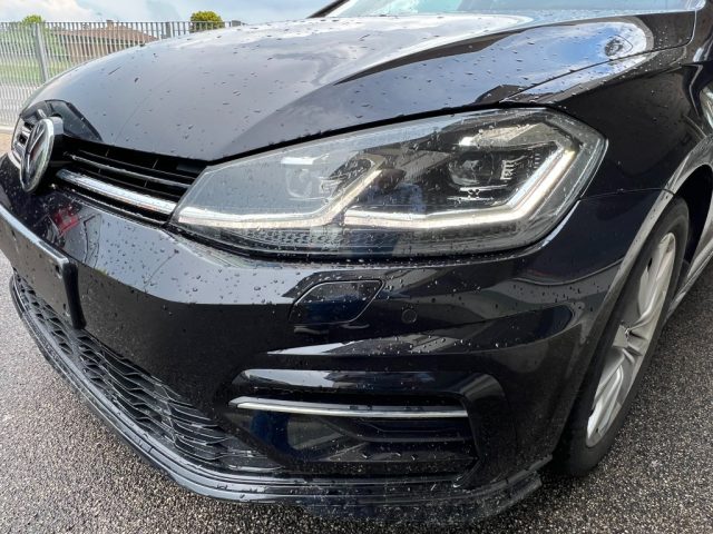 VOLKSWAGEN Golf usata, con USB