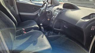 TOYOTA Yaris usata 11