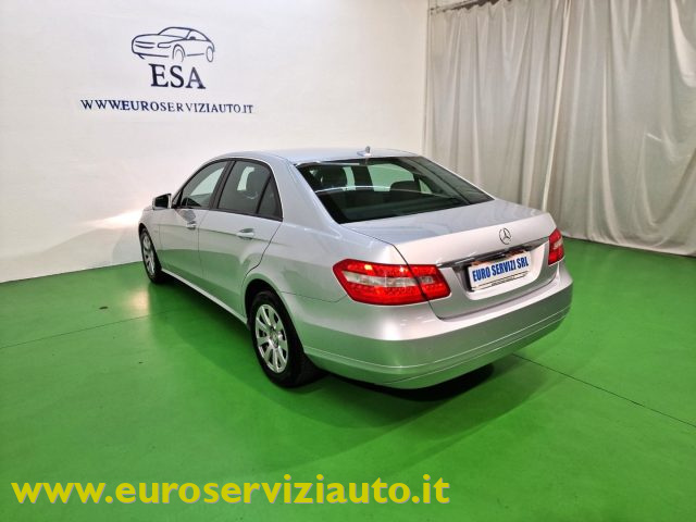 MERCEDES-BENZ E 220 usata, con Chiusura centralizzata