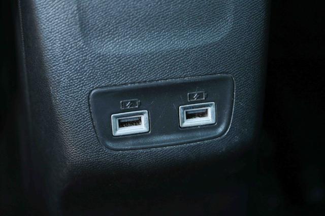 PEUGEOT 2008 usata, con Volante multifunzione