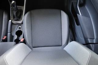 VOLKSWAGEN Taigo usata, con USB