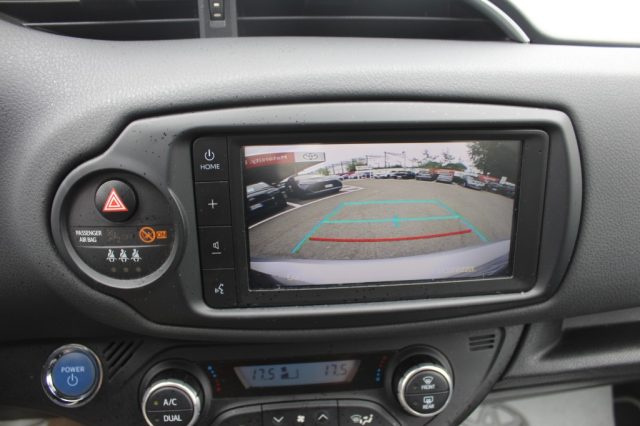 TOYOTA Yaris usata, con Airbag testa