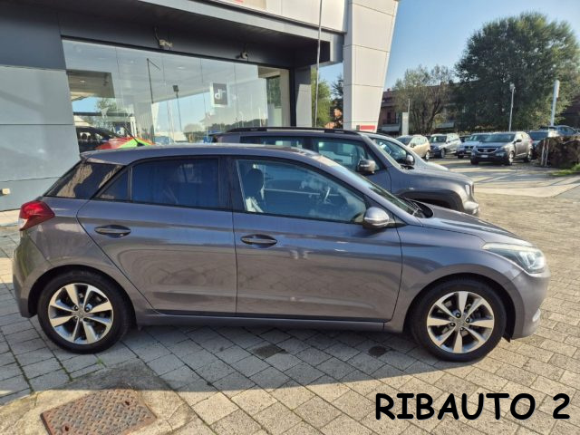 HYUNDAI i20 usata, con Tettuccio apribile