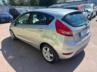 FORD Fiesta usata, con Autoradio