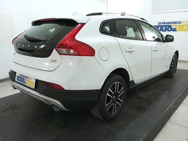 VOLVO V40 Cross Country usata, con Cerchi in lega