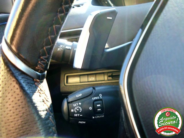 PEUGEOT 5008 usata, con Autoradio digitale