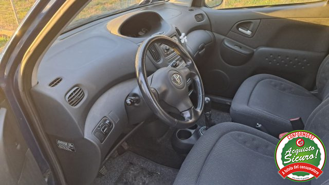 TOYOTA Yaris usata, con Airbag laterali