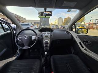 TOYOTA Yaris usata, con Airbag testa