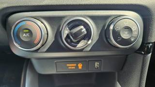 TOYOTA Yaris usata, con Bluetooth