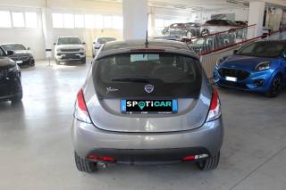 LANCIA Ypsilon usata, con Autoradio