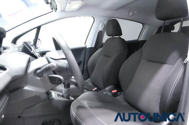PEUGEOT 208 usata, con Autoradio