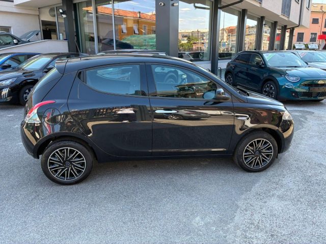 LANCIA Ypsilon usata, con ESP
