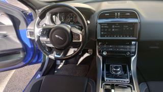 JAGUAR XE usata, con Bluetooth