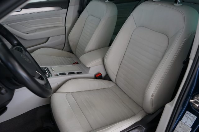 VOLKSWAGEN Passat Variant usata, con ESP